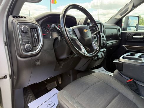 Used 2023 Chevrolet Silverado 3500 LT AWD/4WD image 16