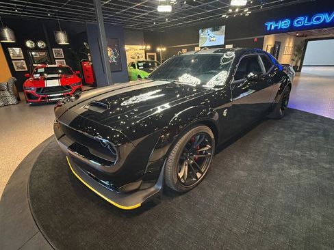 Used 2023 Dodge Challenger SRT Hellcat RWD image 2