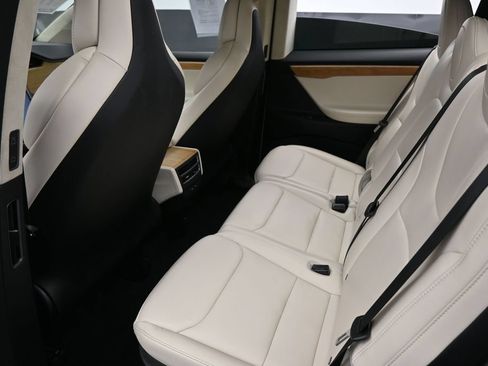 Used 2018 Tesla Model X 75D AWD/4WD image 29