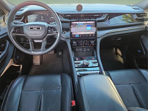 Used 2024 Jeep Grand Cherokee Overland w/ Luxury Tech Group IV AWD/4WD image 11