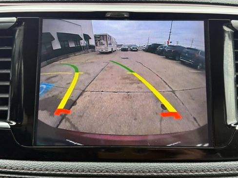 Used 2020 Chrysler Pacifica Limited image 50