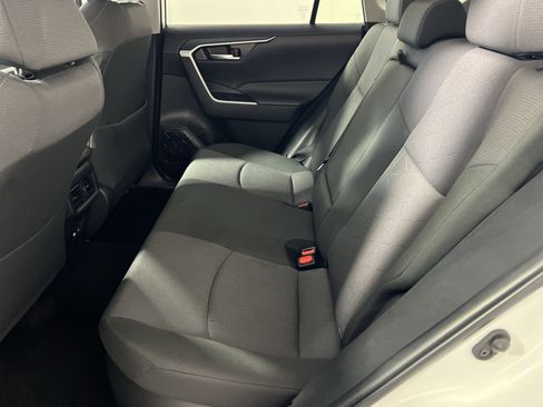 Used 2025 Toyota RAV4 XLE AWD/4WD image 26