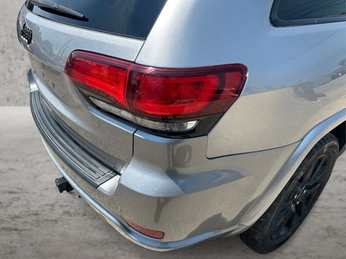 Used 2019 Jeep Grand Cherokee Altitude AWD/4WD image 22