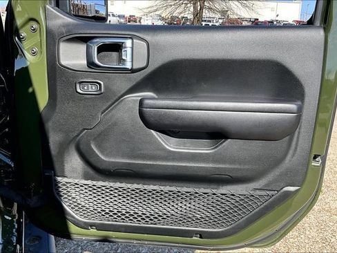 Used 2021 Jeep Wrangler Unlimited Rubicon AWD/4WD image 25
