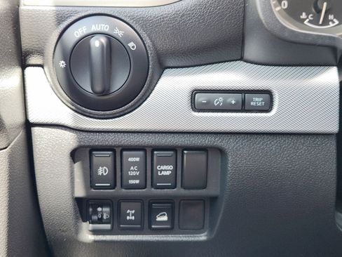 Used 2018 Nissan Titan PRO-4X w/ Pro-4x Utility Package image 29