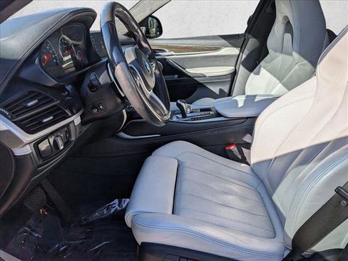 Used 2018 BMW X6 M image 11