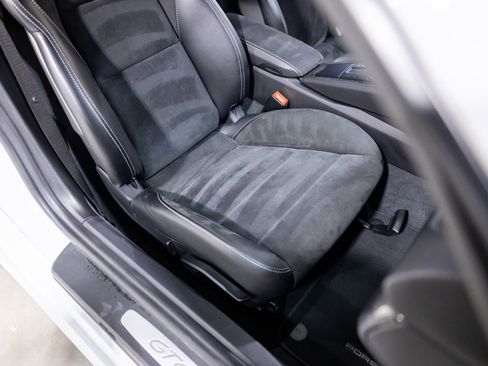 Used 2021 Porsche 718 Cayman GT4 image 29