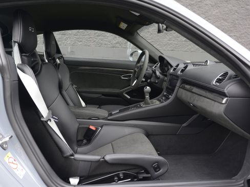 Certified 2025 Porsche 718 Cayman GTS RWD image 26