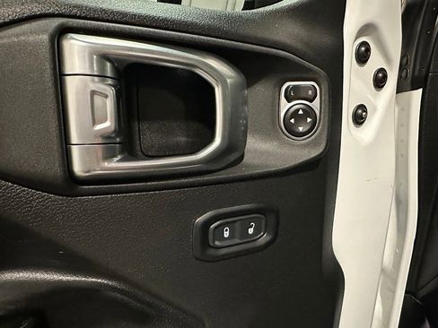 Used 2023 Jeep Gladiator Mojave w/ LED Lighting Group AWD/4WD image 18