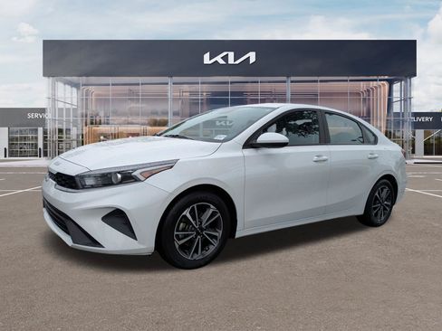 Certified 2023 Kia Forte LXS FWD image 6