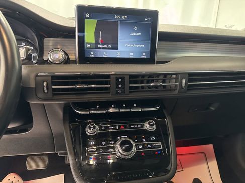 Used 2020 Lincoln Corsair Standard w/ Equipment Group 101A image 11