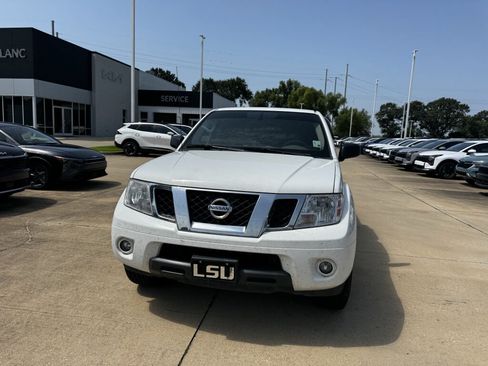 Used 2019 Nissan Frontier SV RWD image 5