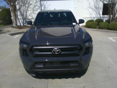 Used 2025 Toyota Tacoma SR5 image 3