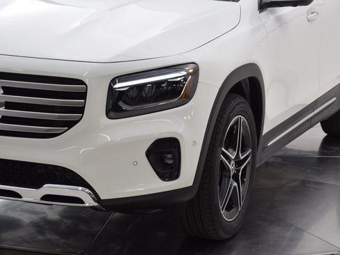 New 2026 Mercedes-Benz GLB 250 image 10