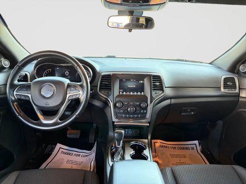 Used 2020 Jeep Grand Cherokee Laredo image 23