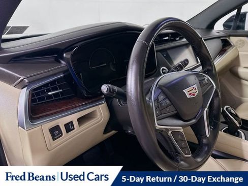 Used 2018 Cadillac XT5 Luxury w/ Driver Awareness Package image 11