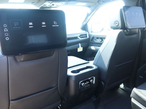 New 2026 GMC Yukon XL Elevation w/ Elevation Premium Package AWD/4WD image 16