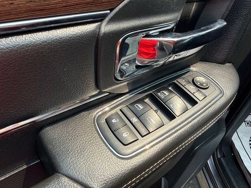 Used 2017 RAM 1500 Laramie w/ Convenience Group AWD/4WD image 30