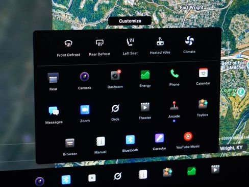 Used 2022 Tesla Model X Plaid image 23