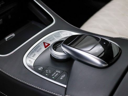 Used 2017 Mercedes-Benz S 550 Sedan image 28