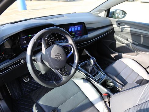 Used 2024 Volkswagen Golf R image 5