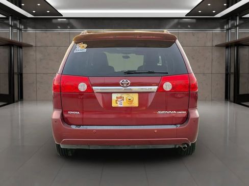 Used 2006 Toyota Sienna XLE image 11