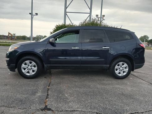 Used 2017 Chevrolet Traverse LS image 5