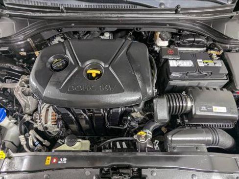 Used 2018 Hyundai Elantra SE FWD image 30