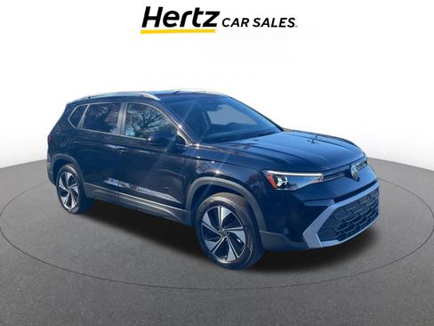 Used 2025 Volkswagen Taos SE image 1