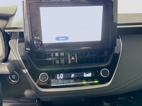 Used 2024 Toyota Corolla SE FWD image 18