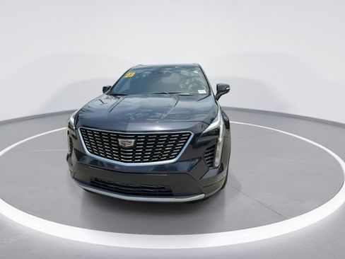 Used 2023 Cadillac XT4 Premium Luxury FWD image 3