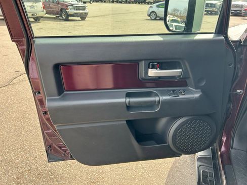 Used 2007 Toyota FJ Cruiser 4WD image 16