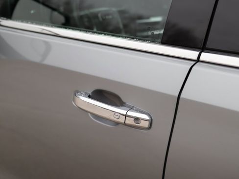 Used 2025 GMC Sierra 1500 SLT image 36