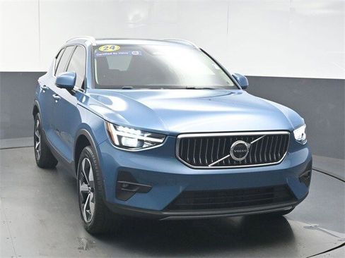 Certified 2024 Volvo XC40 B5 Plus w/ Protection Package Premier image 3
