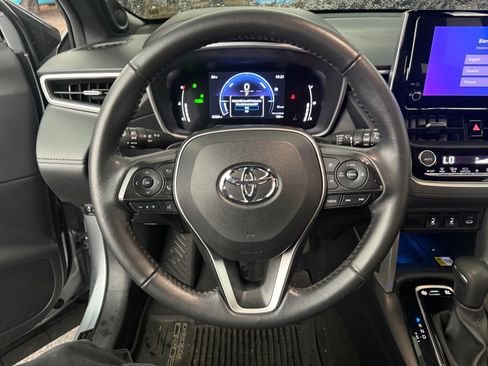 Used 2023 Toyota Corolla Cross AWD Hybrid w/ Convenience Package image 9