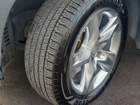 Used 2015 Toyota Highlander Limited Platinum image 11