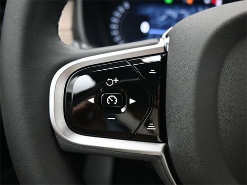 New 2026 Volvo XC90 B6 Plus w/ Protection Package Premier image 30