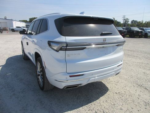 New 2026 Buick Enclave Avenir w/ Super Cruise Package image 8