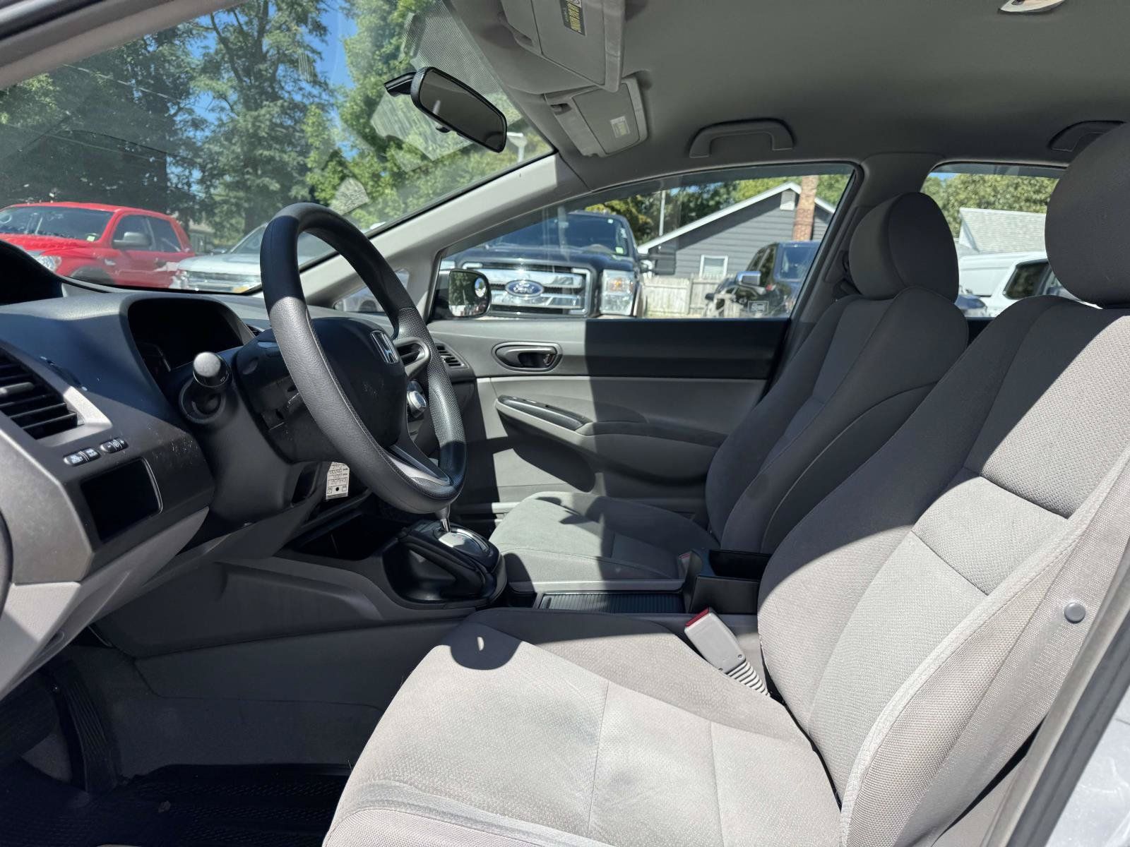 Used 2011 Honda Civic DX-VP image 12