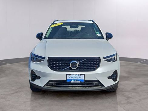 Used 2024 Volvo XC40 B5 Plus w/ Climate Package AWD/4WD image 2