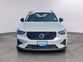 Used 2024 Volvo XC40 B5 Plus w/ Climate Package AWD/4WD video 2