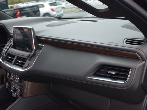 Used 2021 Chevrolet Suburban High Country image 19