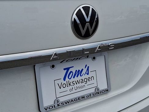 Used 2023 Volkswagen Atlas Cross Sport SE AWD/4WD image 30
