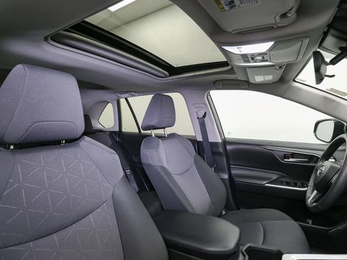 Used 2024 Toyota RAV4 XLE w/ Convenience Package image 19