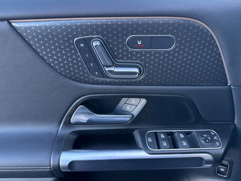 Certified 2025 Mercedes-Benz GLB 250 4MATIC image 11