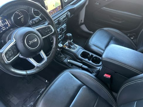 Used 2023 Jeep Wrangler Unlimited Sahara w/ Cold Weather Group AWD/4WD image 11