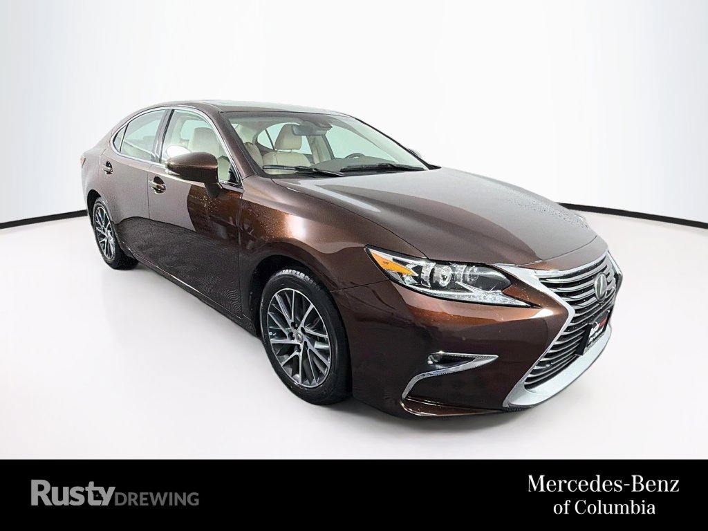 Used 2017 Lexus ES 350 w/ Luxury Package FWD image 1