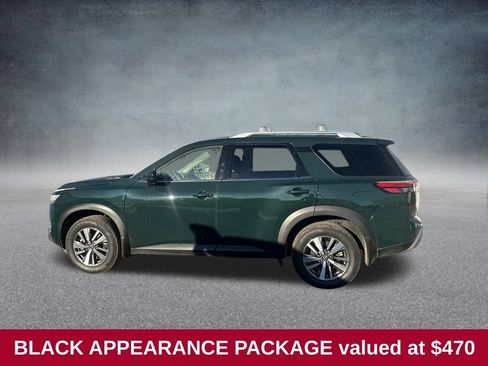 Used 2024 Nissan Pathfinder SL w/ Black Appearance Package image 2