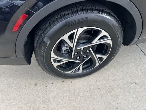 Used 2024 Lincoln Nautilus Premier w/ Equipment Group 102A image 8