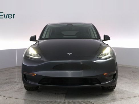 Used 2025 Tesla Model Y Long Range image 3